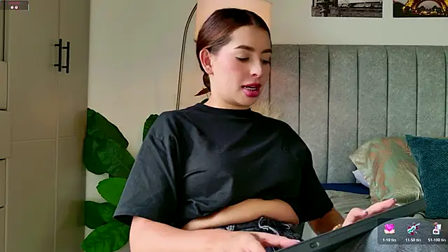 Snapshot of caralella chatting on February 24, 2026, 9:15 pm caralella online show from February 24, 2026, 9:15 pm