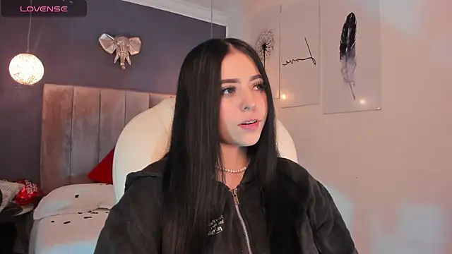 Snapshot of Maaiitee chatting on February 15, 2025, 12:43 pm Maaiitee online show from February 15, 2025, 12:43 pm