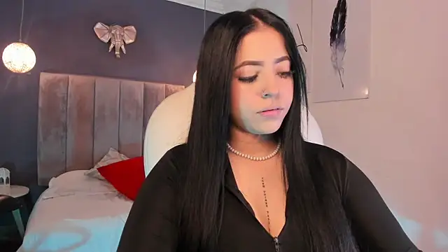 Snapshot of Maaiitee chatting on March 5, 2025, 1:17 pm Maaiitee online show from March 5, 2025, 1:17 pm