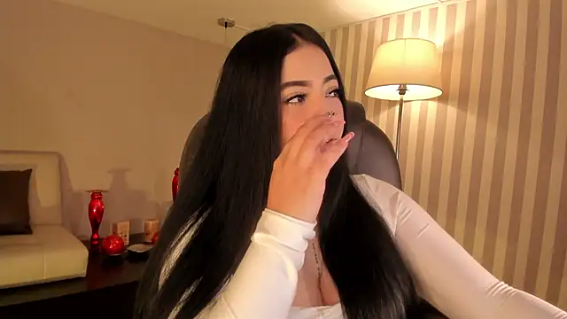 Snapshot of Maaiitee chatting on November 15, 2025, 6:56 pm Maaiitee online show from November 15, 2025, 6:56 pm