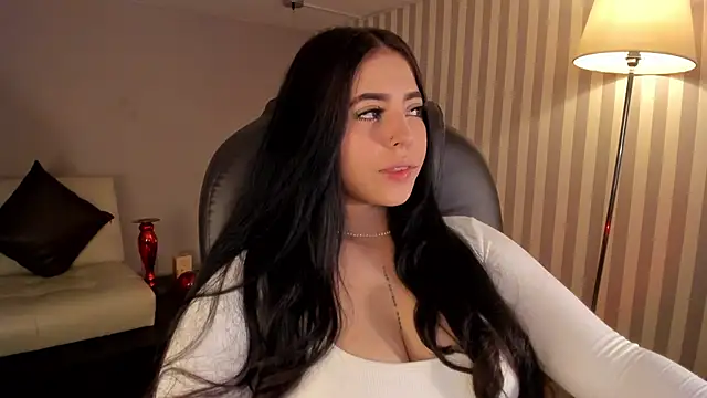 Snapshot of Maaiitee chatting on October 3, 2025, 1:42 am Maaiitee online show from October 3, 2025, 1:42 am