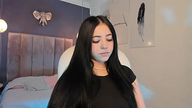 Snapshot of Maaiitee chatting on March 9, 2025, 3:05 pm Maaiitee online show from March 9, 2025, 3:05 pm