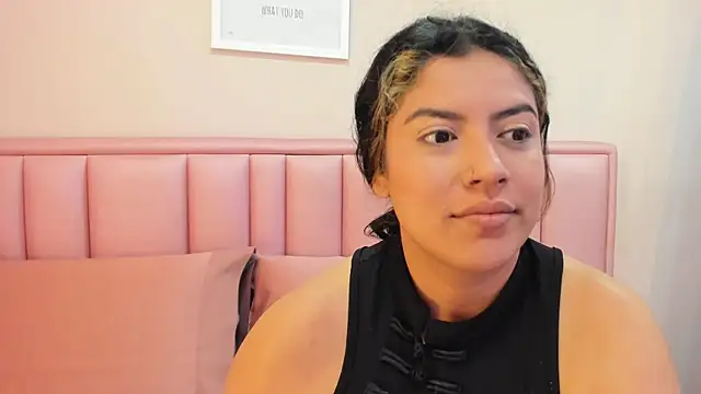 taylor cupper online show from November 23, 2025, 1:26 am