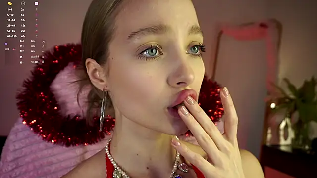 Snapshot of _LISA_BABYMETAL_ chatting on December 27, 2024, 12:56 pm LISA BABYMETAL online show from December 27, 2024, 12:56 pm