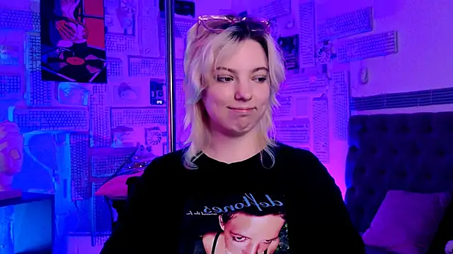 Snapshot of RocKStone_ chatting on March 9, 2025, 10:30 am RocKStone online show from March 9, 2025, 10:30 am