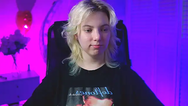 Snapshot of RocKStone_ chatting on March 7, 2025, 4:24 am RocKStone online show from March 7, 2025, 4:24 am