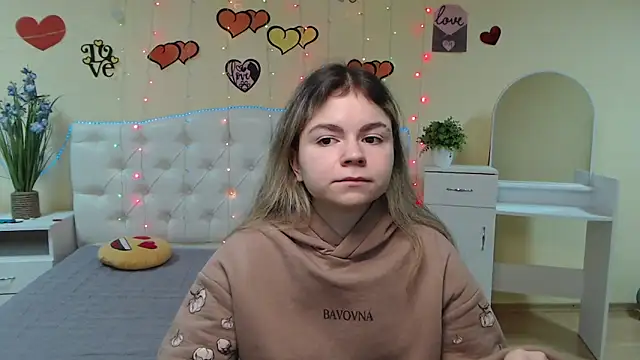 TinaRedly online show from March 11, 2025, 6:30 am