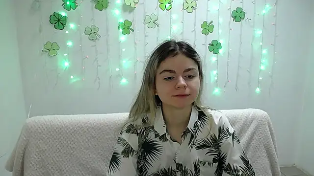 TinaRedly online show from March 17, 2025, 12:32 am