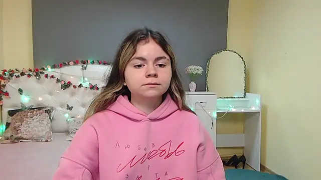 TinaRedly online show from March 24, 2026, 8:36 am