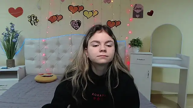 TinaRedly online show from March 9, 2025, 6:17 am