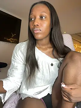 kellya  online show from April 22, 2026, 9:21 pm