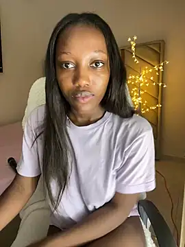 kellya  online show from April 5, 2026, 9:43 pm