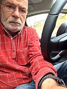 bottomhairy online show from April 16, 2026, 10:05 am