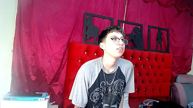  Thomas hot  online show from March 19, 2025, 10:11 am