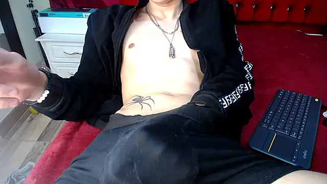  Thomas hot  online show from March 18, 2025, 4:07 am