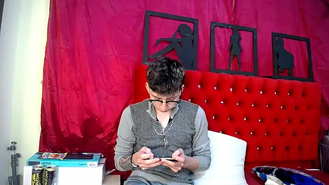  Thomas hot  online show from March 23, 2025, 1:20 am