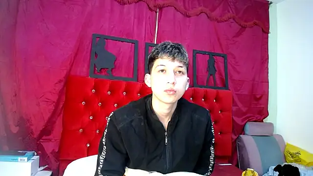  Thomas hot  online show from March 18, 2025, 6:28 pm