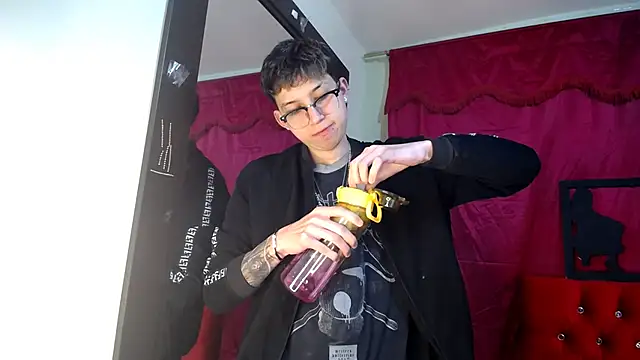  Thomas hot  online show from March 19, 2025, 12:59 am