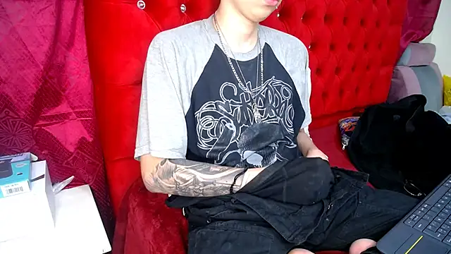  Thomas hot  online show from March 19, 2025, 7:07 am