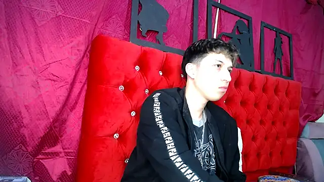  Thomas hot  online show from March 19, 2025, 4:03 am