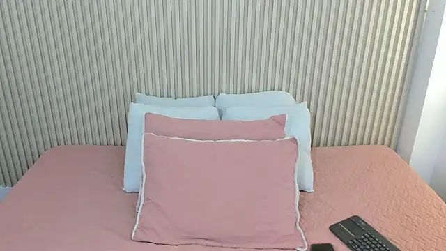 Snapshot of charlottebrowns_ chatting on June 7, 2026, 3:01 am charlottebrowns online show from June 7, 2026, 3:01 am