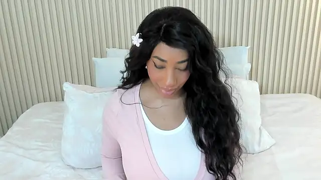 charlottebrowns  online show from July 24, 2026, 12:01 pm