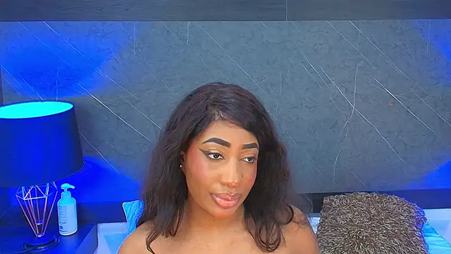 charlottebrowns  online show from March 18, 2025, 3:33 pm