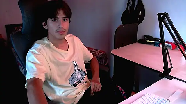 Snapshot of Thieves9 chatting on February 7, 2025, 9:04 pm Thieves9 online show from February 7, 2025, 9:04 pm