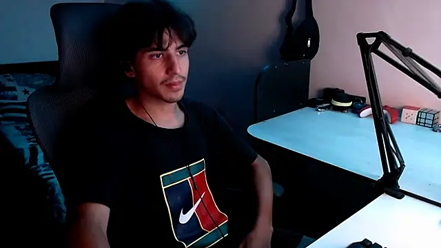 Snapshot of Thieves9 chatting on January 24, 2025, 4:16 am Thieves9 online show from January 24, 2025, 4:16 am