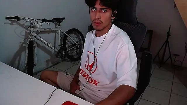 Snapshot of Thieves9 chatting on October 18, 2025, 4:14 am Thieves9 online show from October 18, 2025, 4:14 am