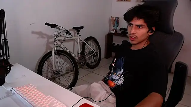 Snapshot of Thieves9 chatting on November 7, 2025, 6:51 am Thieves9 online show from November 7, 2025, 6:51 am