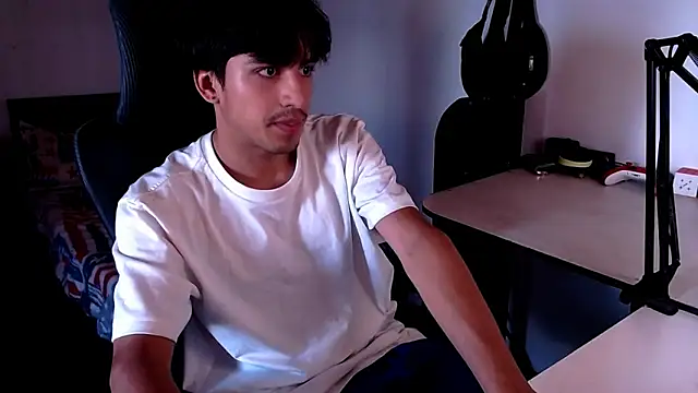 Snapshot of Thieves9 chatting on January 21, 2025, 6:02 pm Thieves9 online show from January 21, 2025, 6:02 pm