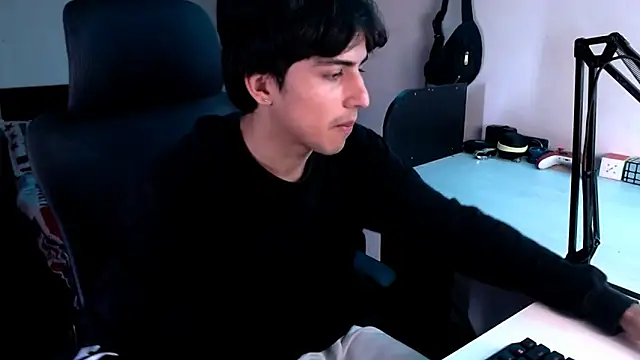 Snapshot of Thieves9 chatting on January 25, 2025, 7:49 pm Thieves9 online show from January 25, 2025, 7:49 pm