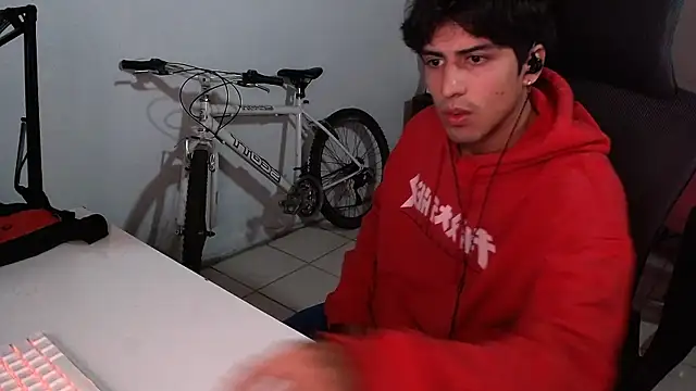 Snapshot of Thieves9 chatting on October 21, 2025, 5:40 am Thieves9 online show from October 21, 2025, 5:40 am