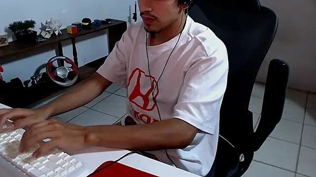 Snapshot of Thieves9 chatting on November 26, 2025, 6:02 am Thieves9 online show from November 26, 2025, 6:02 am