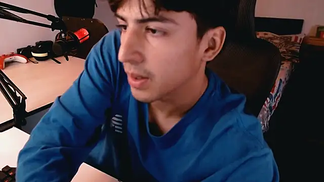 Snapshot of Thieves9 chatting on December 26, 2024, 7:38 pm Thieves9 online show from December 26, 2024, 7:38 pm