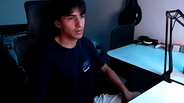 Snapshot of Thieves9 chatting on January 26, 2025, 6:06 pm Thieves9 online show from January 26, 2025, 6:06 pm