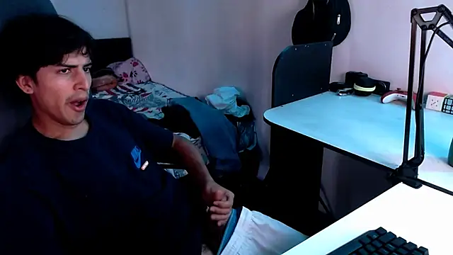 Snapshot of Thieves9 chatting on January 26, 2025, 9:07 pm Thieves9 online show from January 26, 2025, 9:07 pm