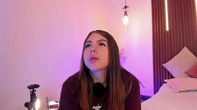 ArianaBaker online show from February 17, 2026, 1:41 pm