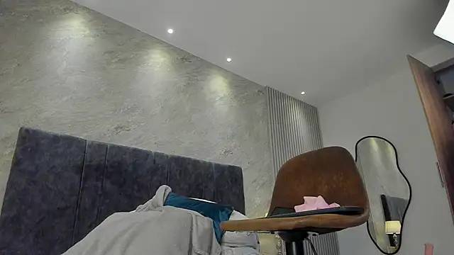 Snapshot of lola__sweetx chatting on November 1, 2025, 11:48 am lola sweetx online show from November 1, 2025, 11:48 am