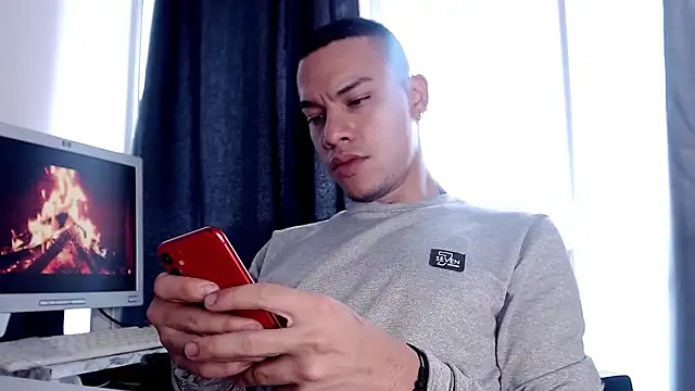 Osiiriis online show from March 14, 2025, 1:57 pm