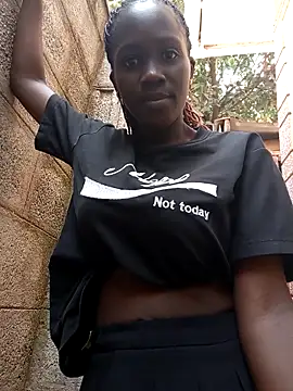 Snapshot of Swirly_blac chatting on February 24, 2026, 7:09 am Swirly blac online show from February 24, 2026, 7:09 am