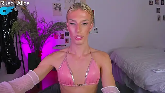 AliceSnowCatt online show from March 4, 2025, 1:45 am