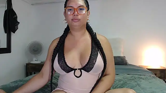 Snapshot of flowerdirtty chatting on October 12, 2025, 5:47 pm flowerdirtty online show from October 12, 2025, 5:47 pm