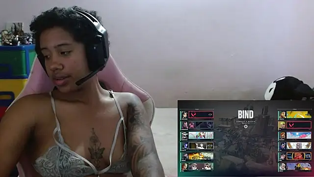 TiffanyRoouse online show from November 5, 2025, 10:13 pm