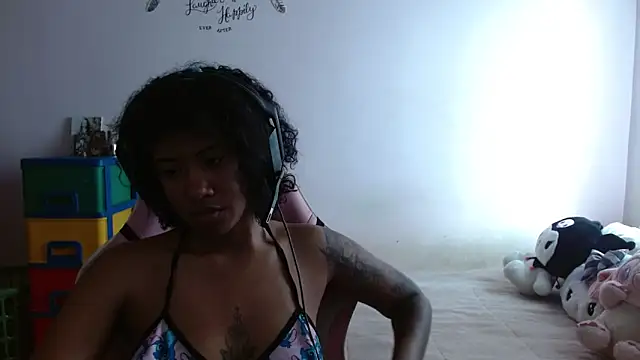 TiffanyRoouse online show from October 9, 2025, 5:35 pm