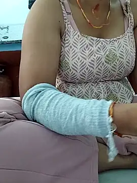 Snapshot of Archna-ji chatting on October 7, 2025, 2:23 am Archna-ji online show from October 7, 2025, 2:23 am