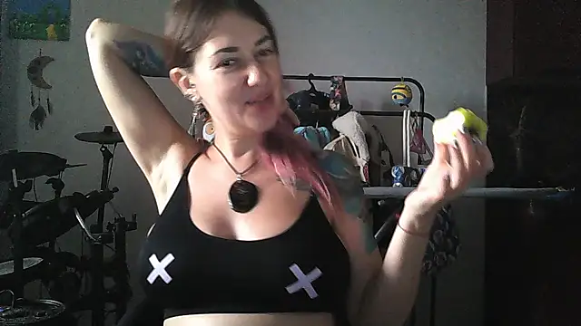 Snapshot of BlueXOwl chatting on September 9, 2025, 2:37 pm BlueXOwl online show from September 9, 2025, 2:37 pm