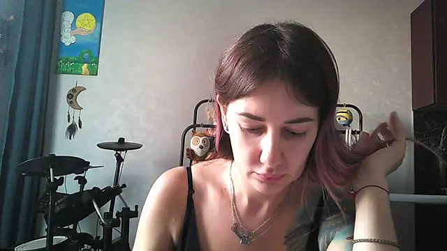 Snapshot of BlueXOwl chatting on September 10, 2025, 1:43 pm BlueXOwl online show from September 10, 2025, 1:43 pm