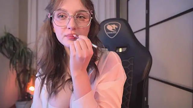 ELLIEJAY online show from February 26, 2025, 8:36 pm